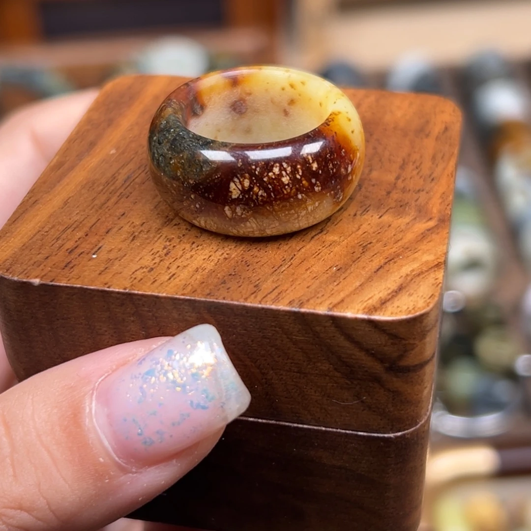 蛇纹石玉未镶嵌戒指内径18.3