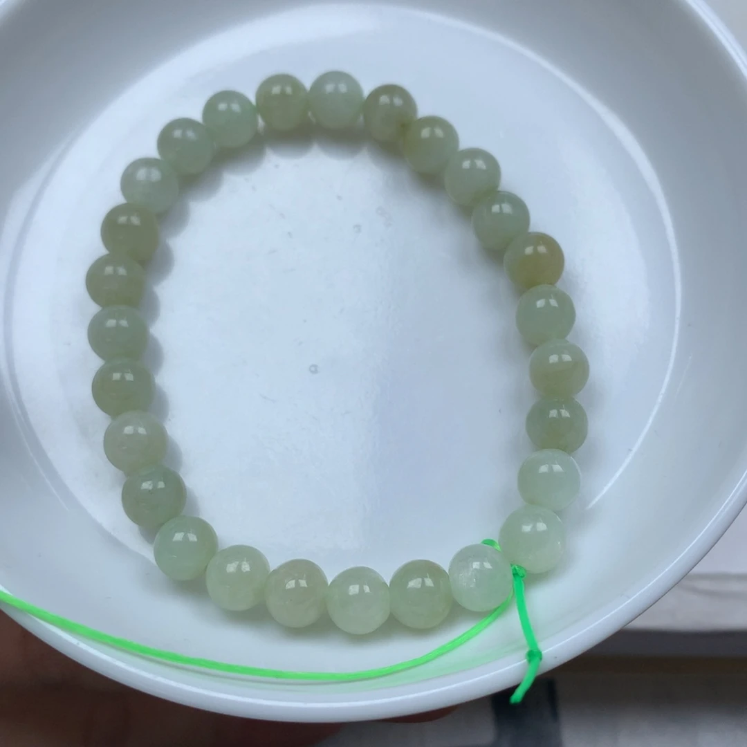翡翠颈饰未镶嵌卡6.8。手串。