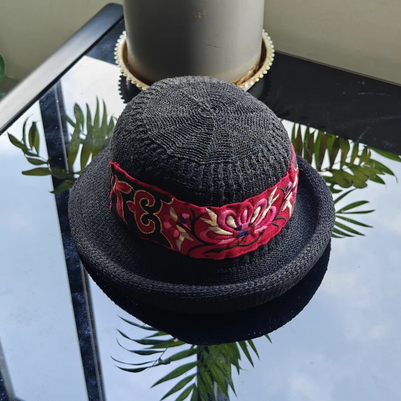 春季上新女士国潮风刺绣贴盆帽编遮阳帽外出游玩沙滩防晒帽子休闲