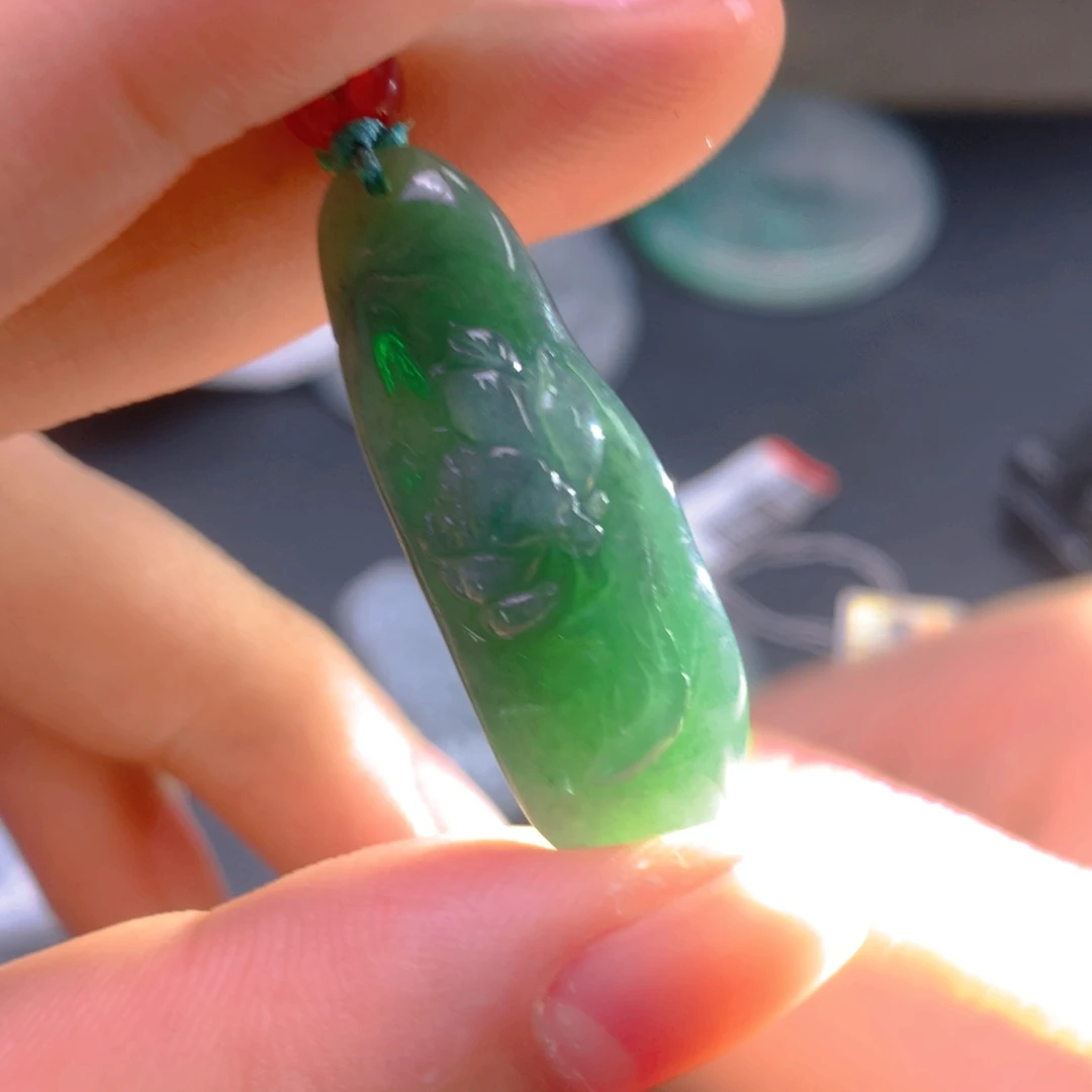 翡翠未镶嵌颈饰翡翠