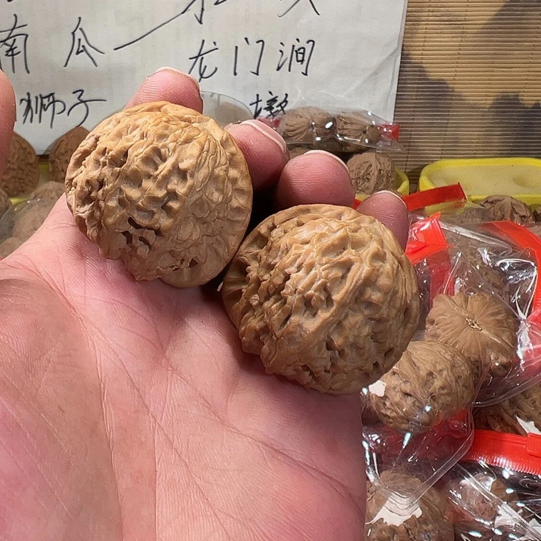 代***》吊坠文玩核桃白狮子