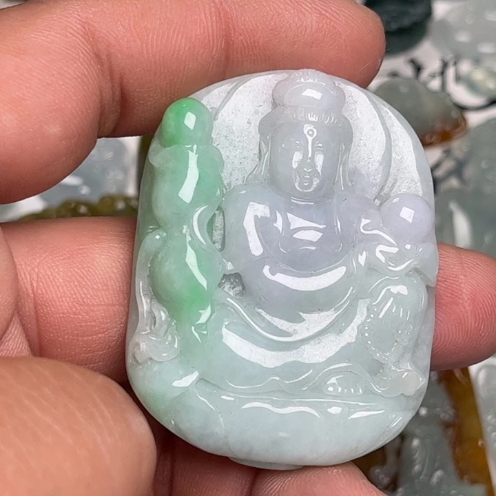 翡翠未镶嵌颈饰观音