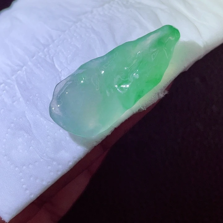 翡翠18K金镶嵌颈饰翡翠