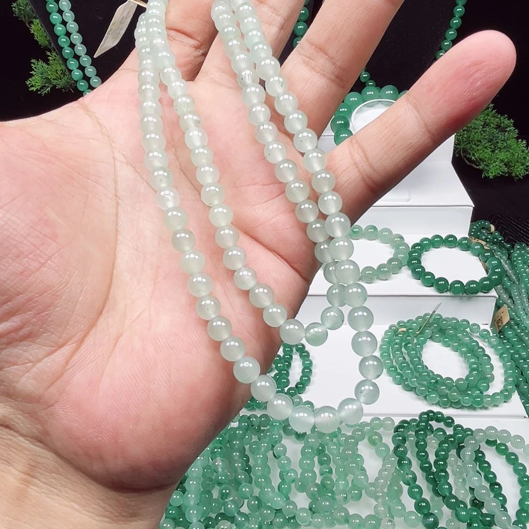 石英质玉未镶嵌颈饰