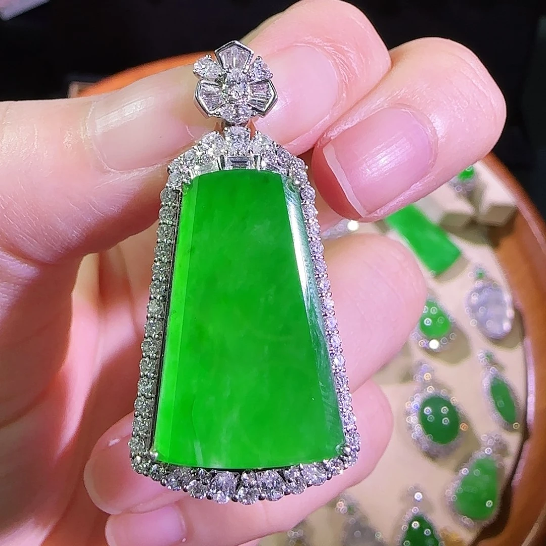 翡翠18K金镶嵌吊坠(不含链)