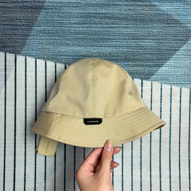未使用 BURBERRY/博柏利 Burberry卡其色渔夫帽