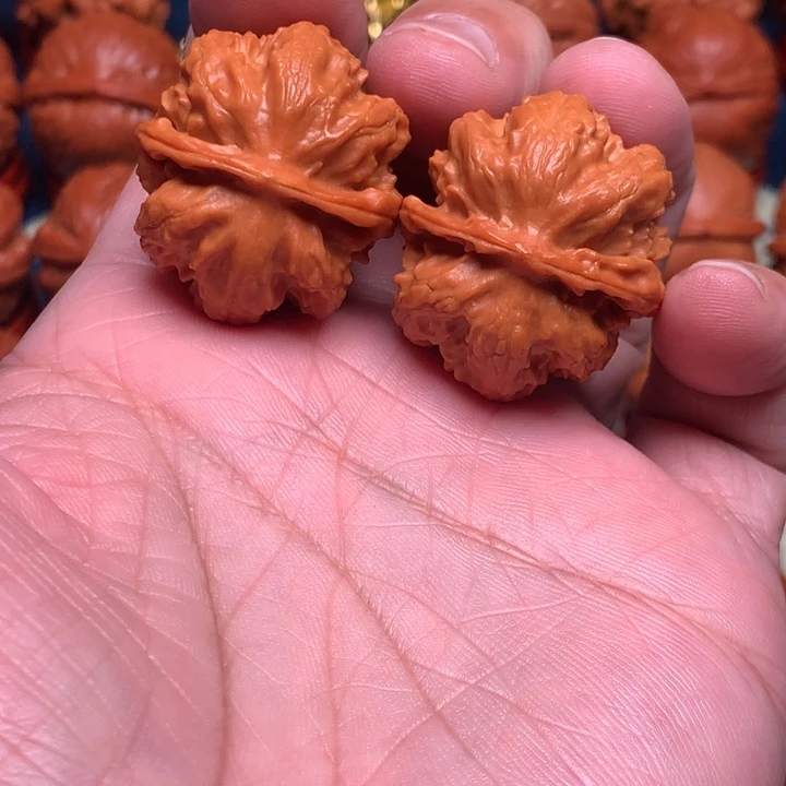 把件桃核野生小手捻醒狮