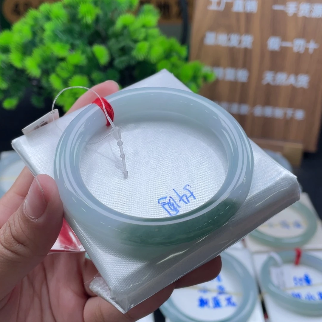 翡翠手镯未镶嵌半山水渐变54.5