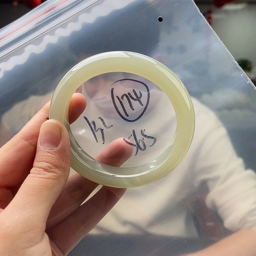 和田玉颜色多样性发拍一发一未镶嵌