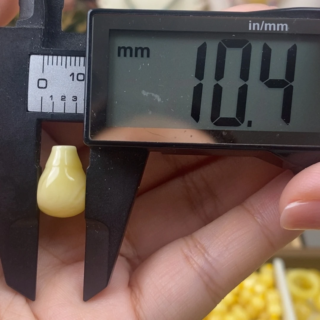 未镶嵌琥珀裸石暴****蕾蜜蜡三通
