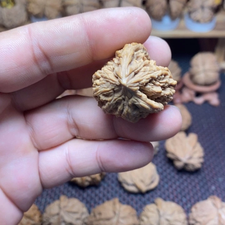 钱****文玩核桃把件文玩