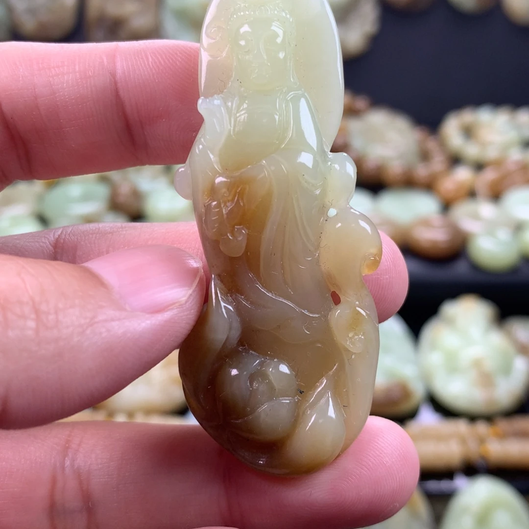 和田玉未镶嵌颈饰