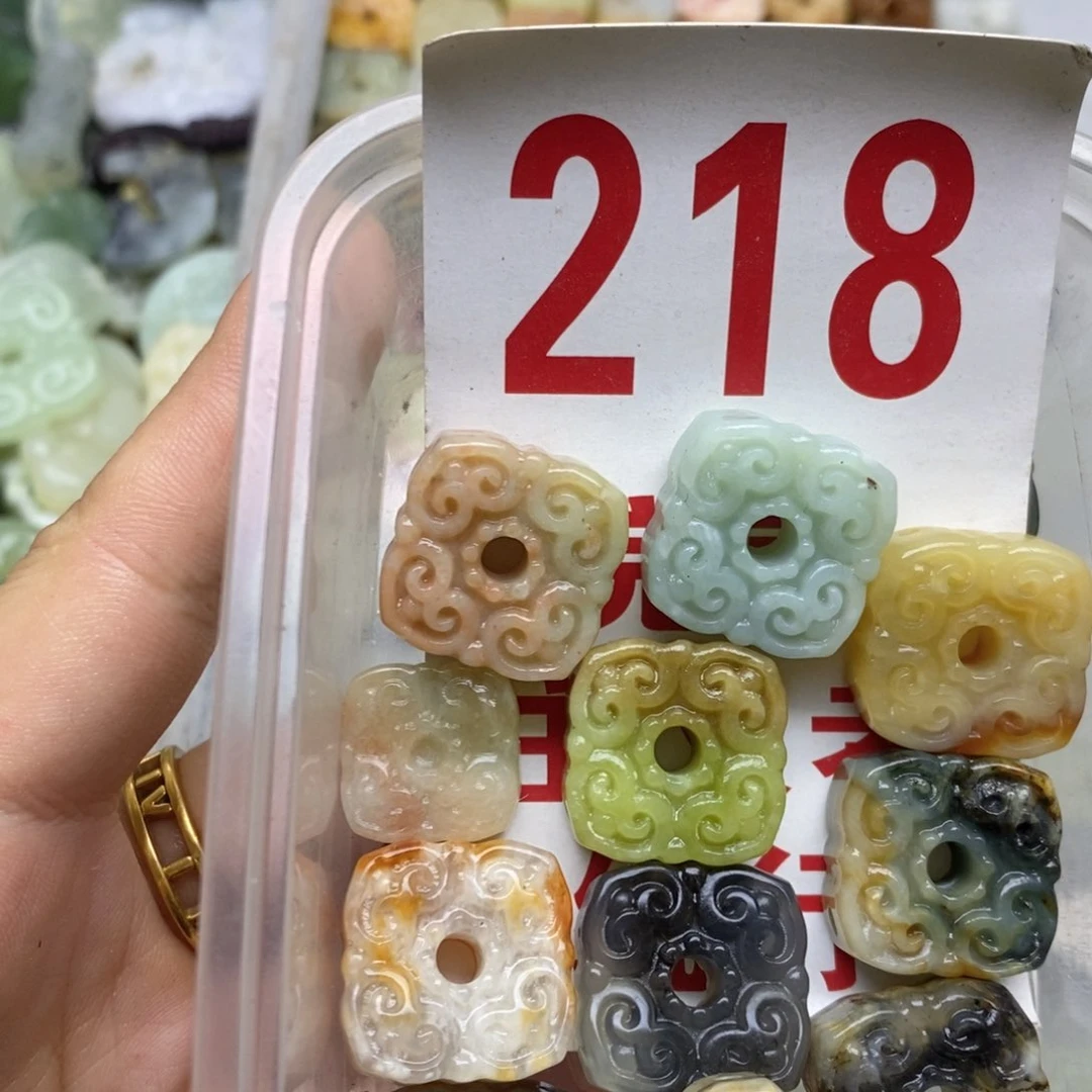透闪石-蛇纹石玉未镶嵌挂坠粒*萝