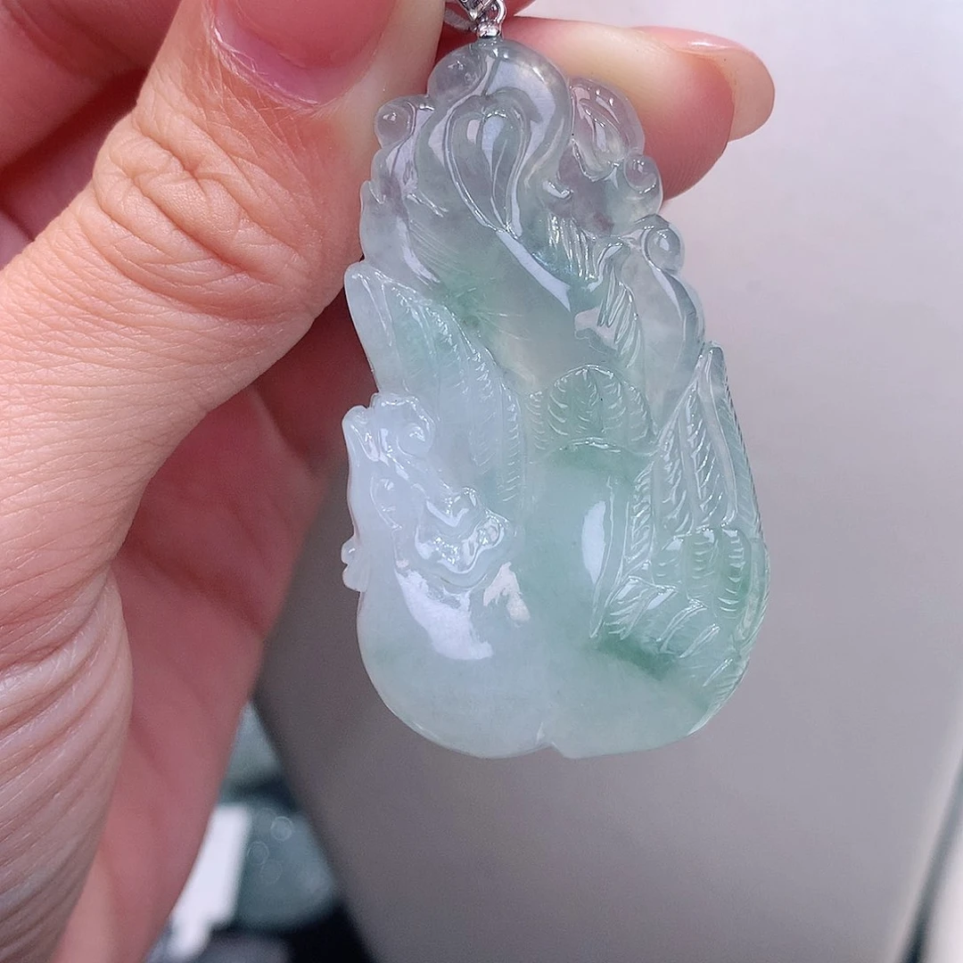 颈饰18K金镶嵌翡翠冰胶飘花凤凰