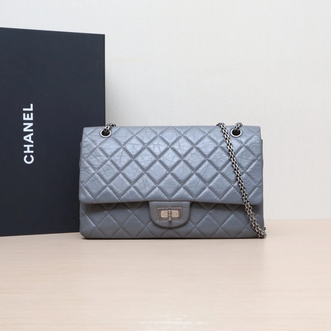 99新 Chanel/香奈儿 小花6花 2.55 口盖包 MAXI 31.5cm 灰色 12开