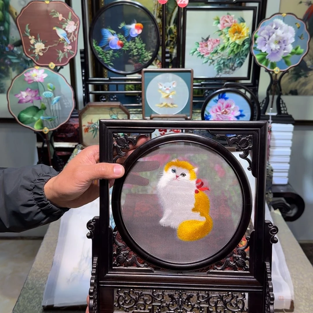 刺绣刺绣工艺精湛异色