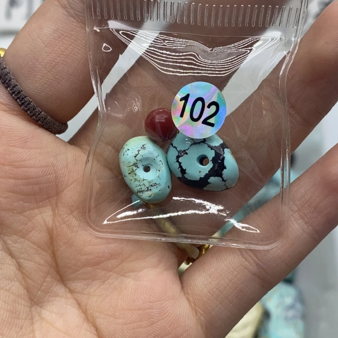 浅***.南红玛瑙未镶嵌珠宝奇石