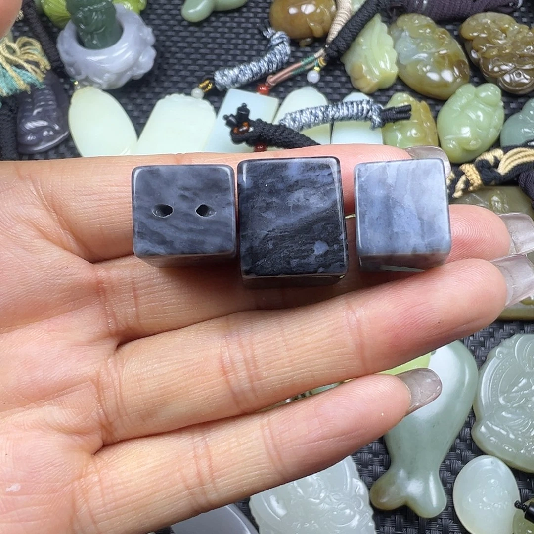 和田玉未镶嵌吊坠(不含链)清货，不退不换