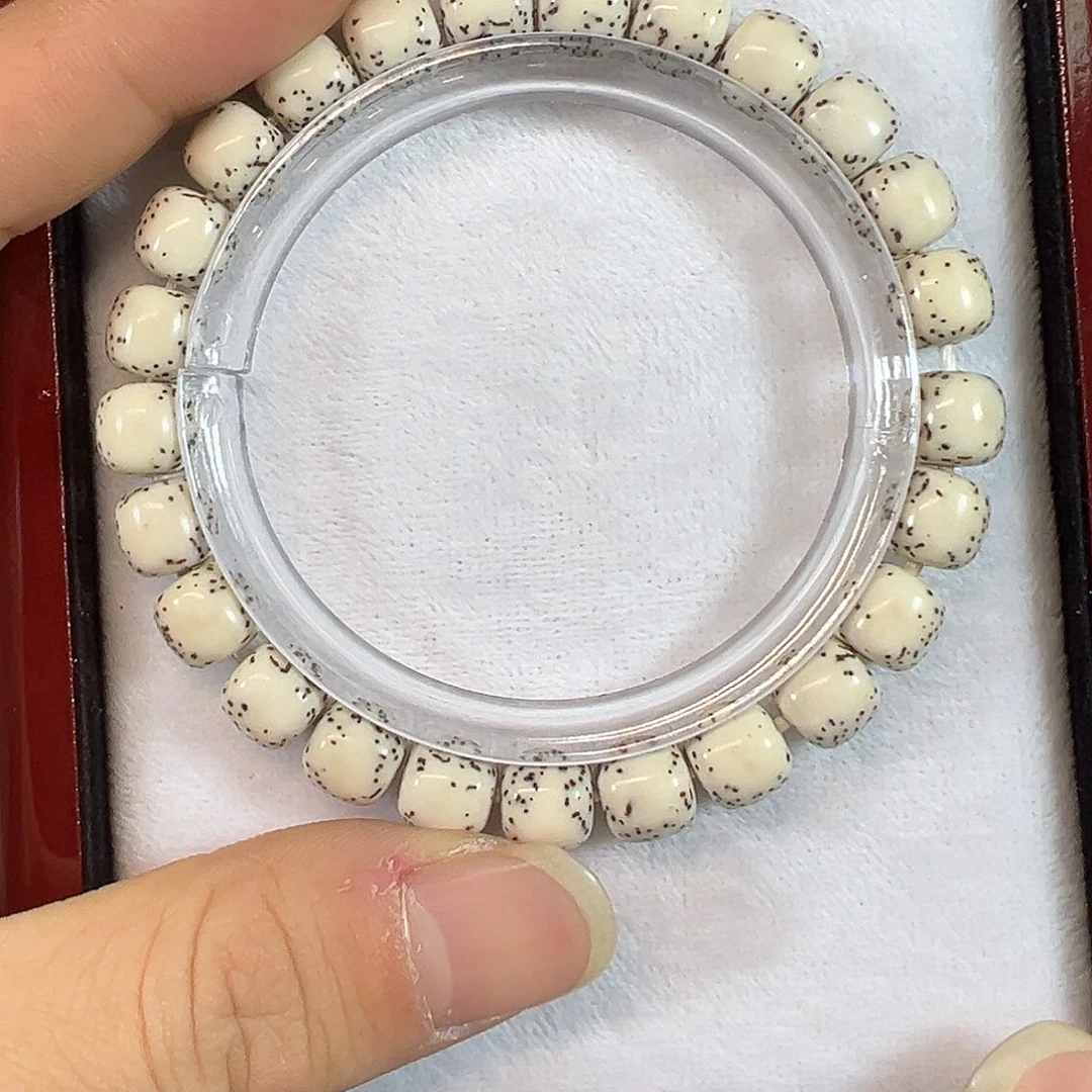 只***张星月菩提吊坠卡9河豚