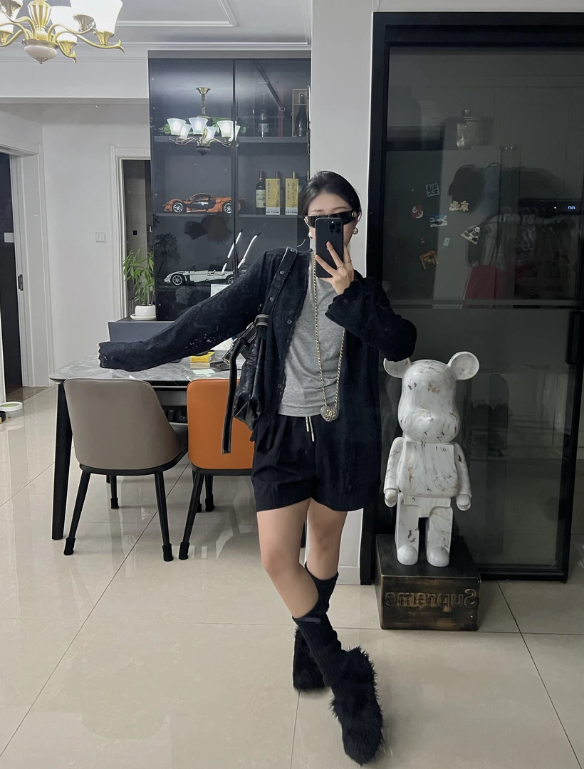 M&m 随性腔调 法式蕾丝V领打底衫显瘦高级感甜辣镂空钩花蕾丝上衣