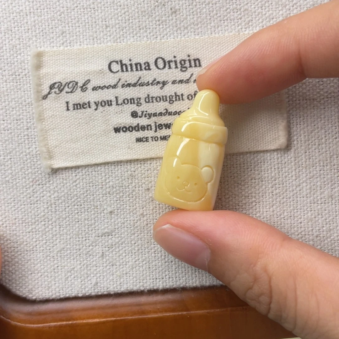 未镶嵌琥珀裸石奶瓶