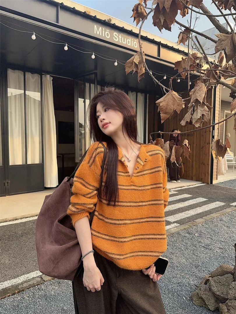 Bee（7886#）韩系条纹半开V领毛衣【 L码衣长61】kc