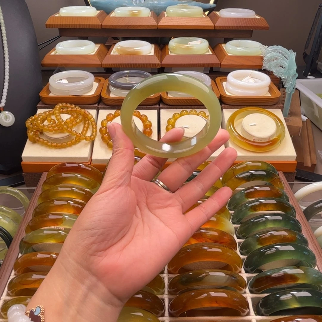 蛇纹石玉未镶嵌手镯60
