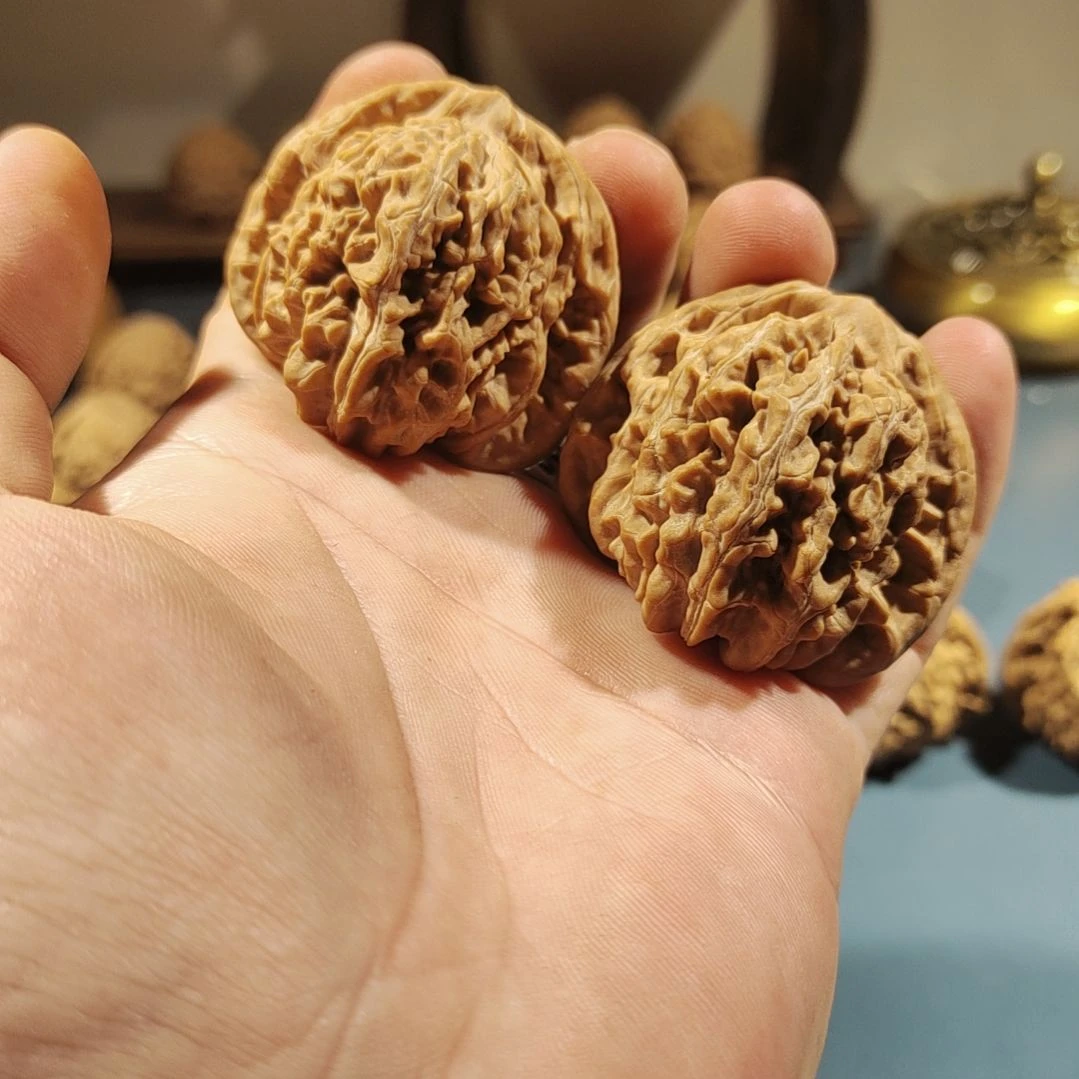 ，***文玩核桃吊坠蓟县山地石楼