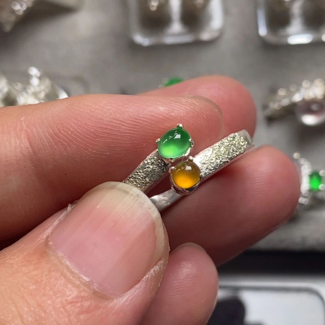 川****翡翠未镶嵌戒指买断不退