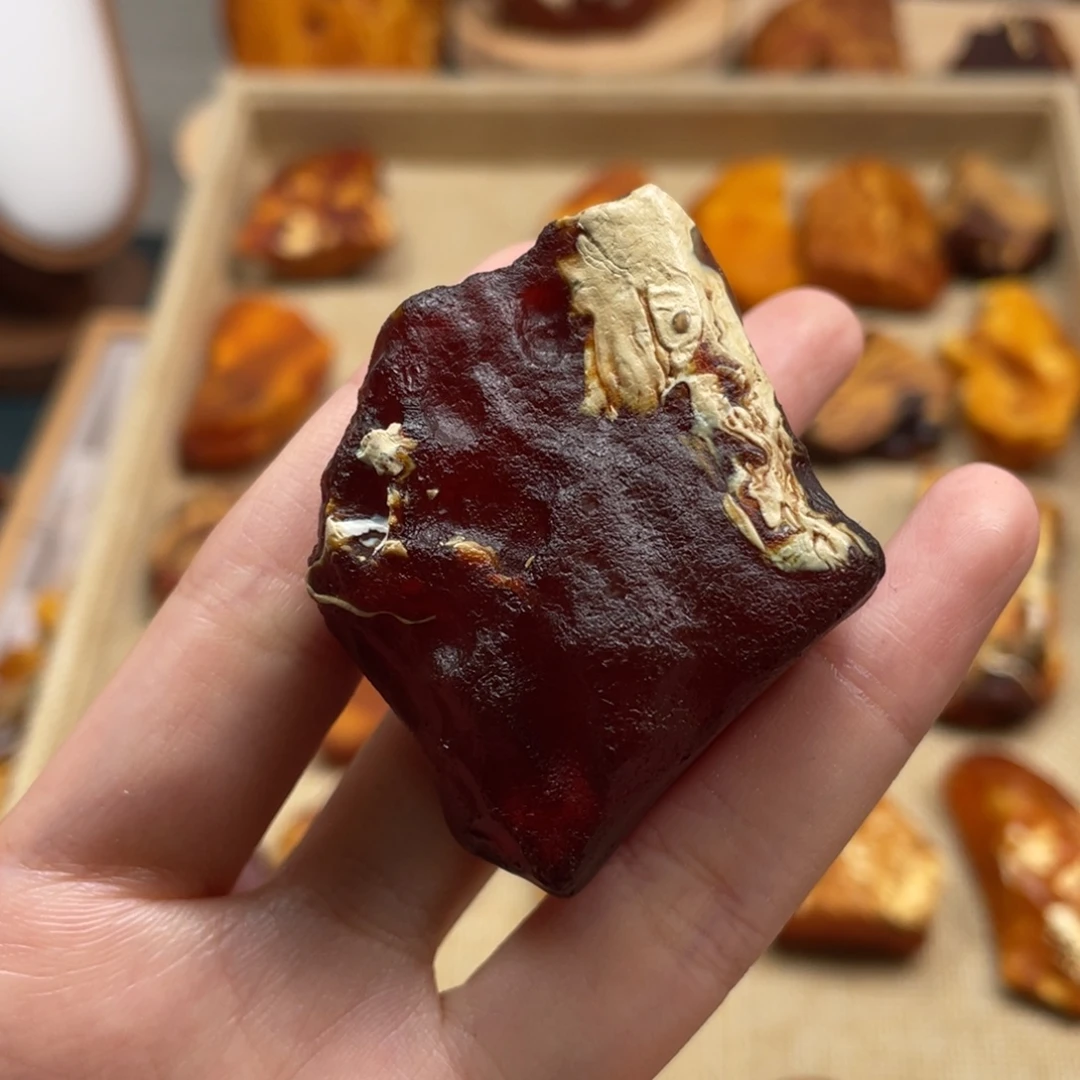 琥珀未镶嵌珠宝奇石