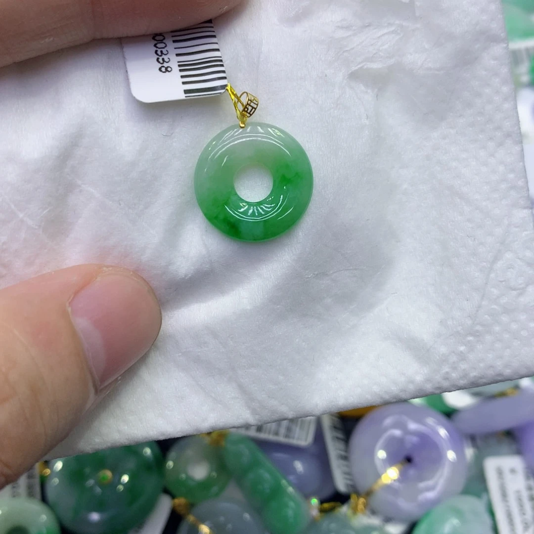 颈饰18K金镶嵌翡翠