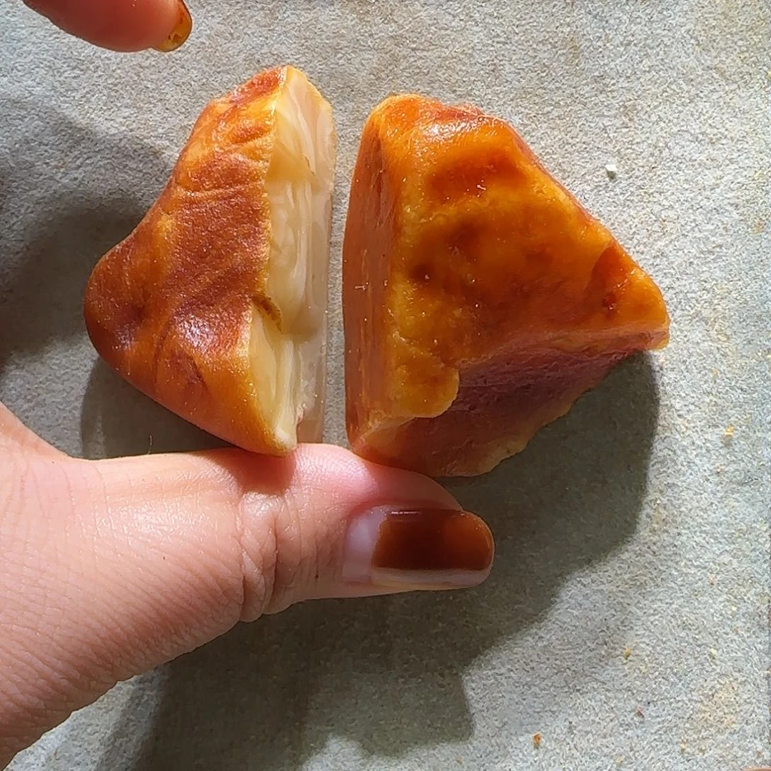 金***号定制琥珀未镶嵌定制