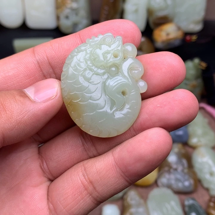 和田玉（糖玉）未镶嵌颈饰