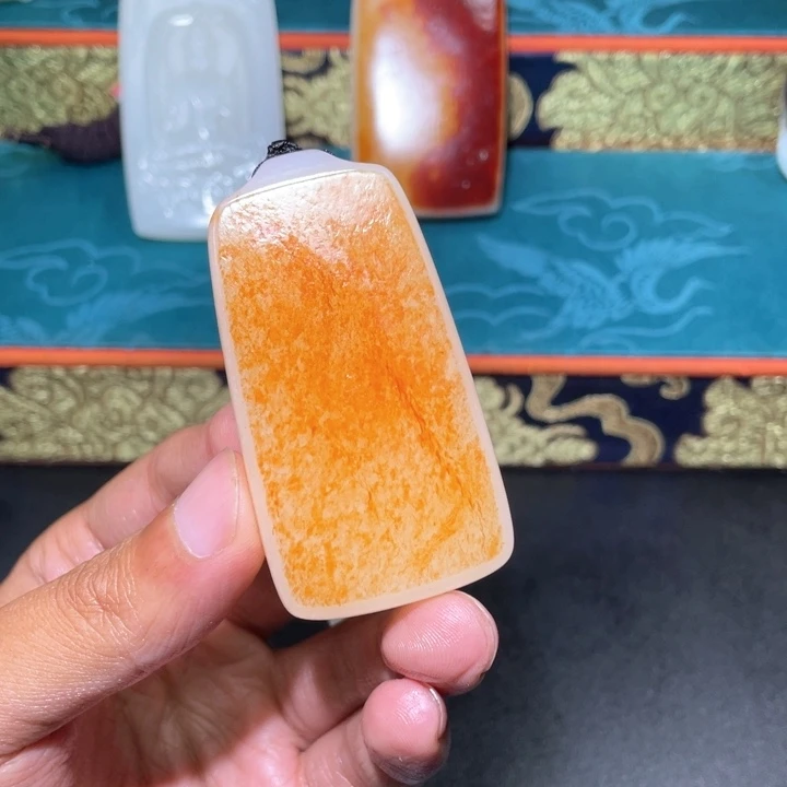 婉***禾和田玉未镶嵌颈饰J