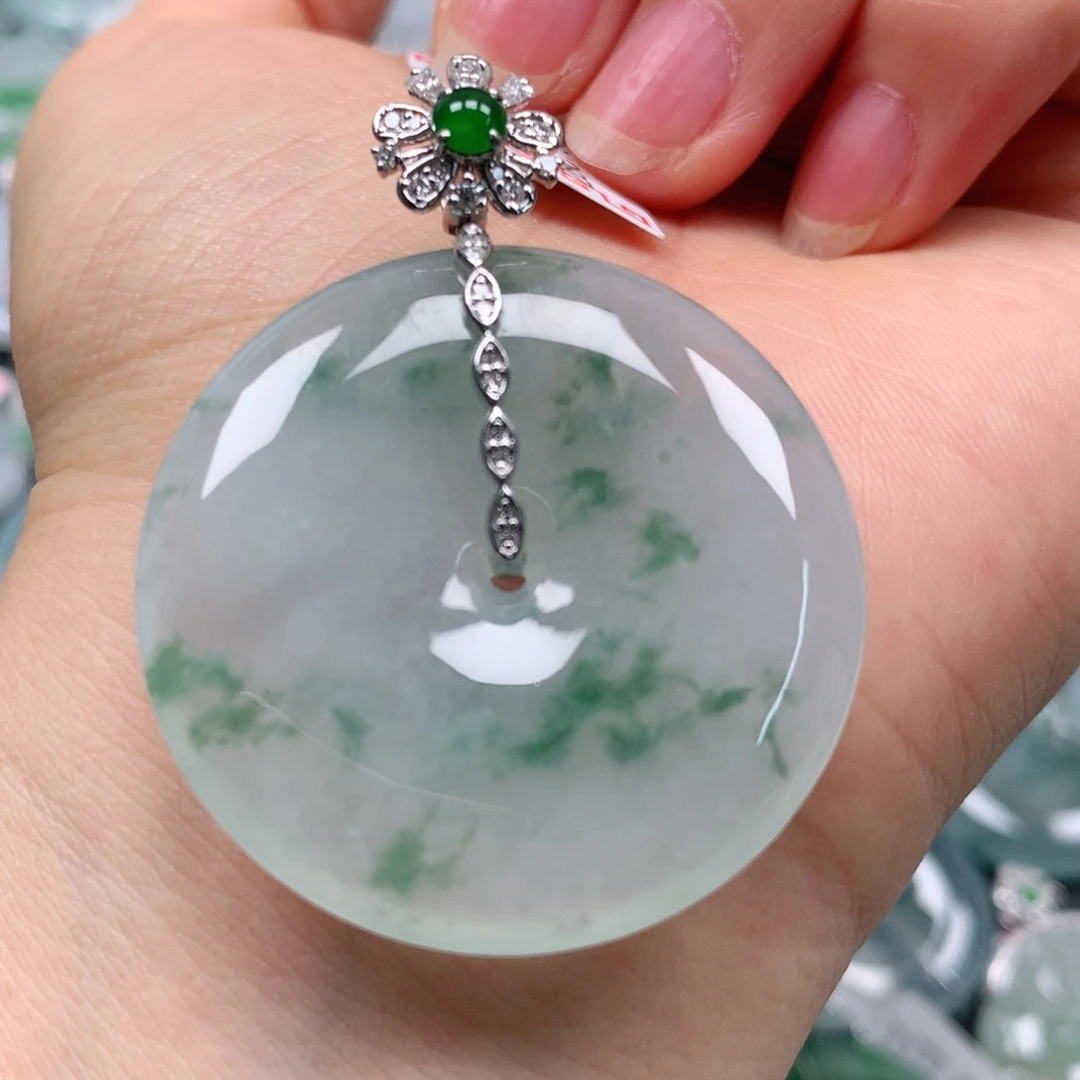 翡翠18K金镶嵌颈饰天然翡翠