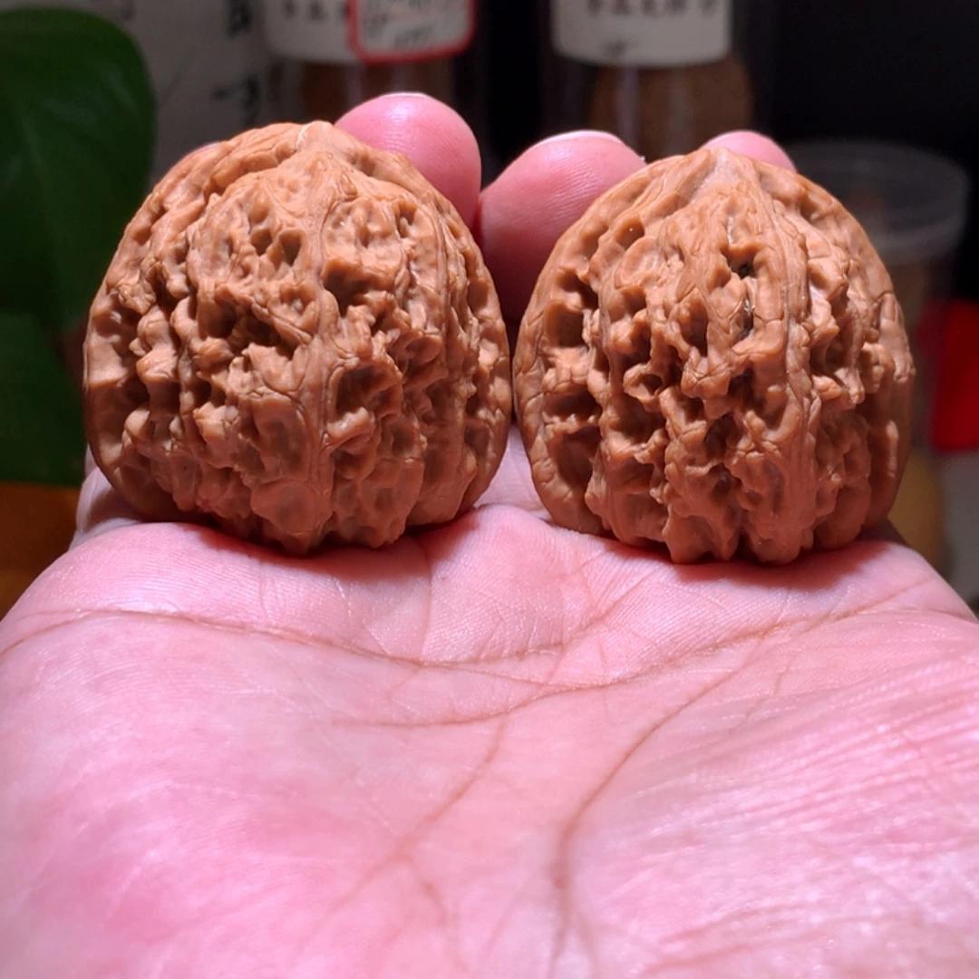 平***车文玩核桃吊坠南疆石