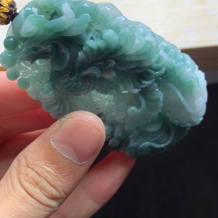 翡翠未镶嵌颈饰吊坠