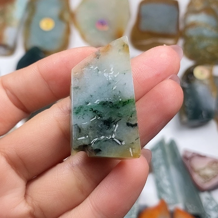 颈饰未镶嵌翡翠天然
