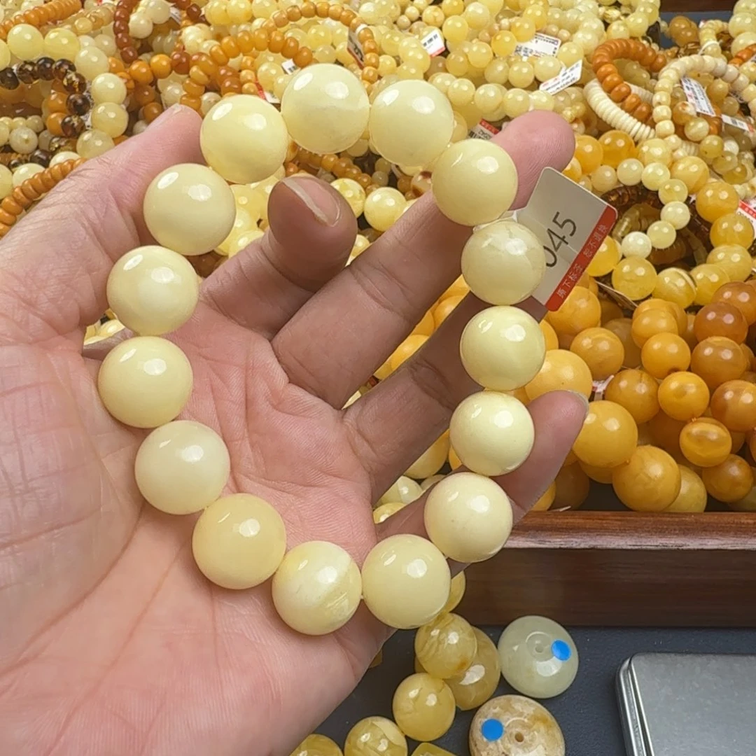 未镶嵌琥珀珠宝奇石