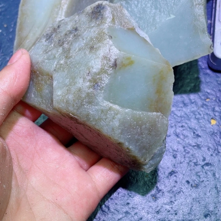 和田玉未镶嵌珠宝半成品