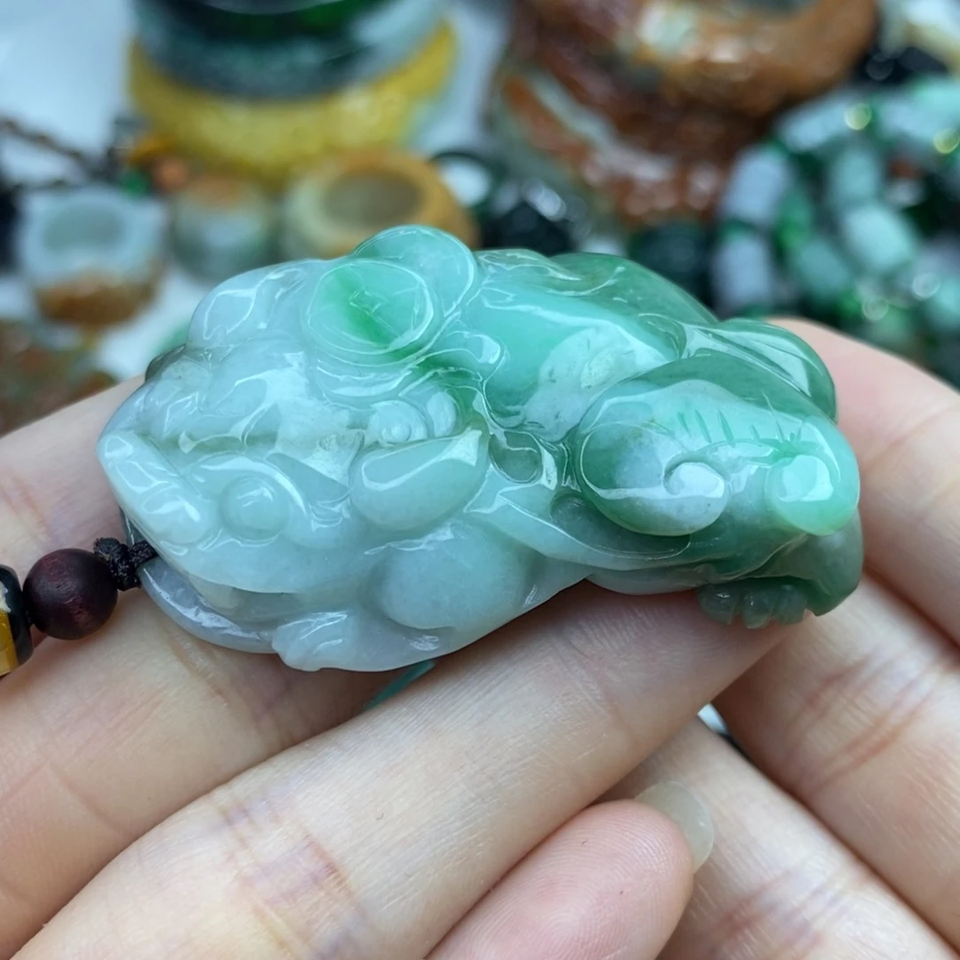 颈饰未镶嵌翡翠心**惜