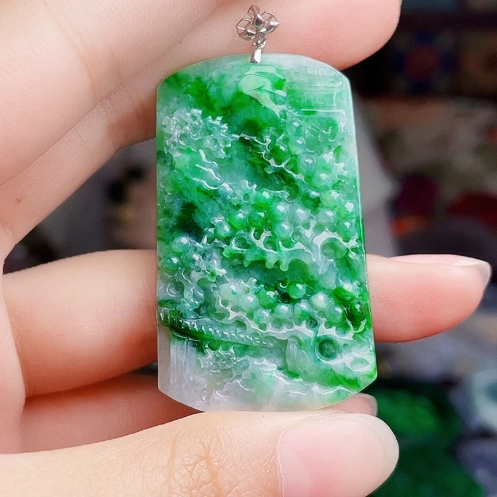 翡翠18K金镶嵌颈饰多样性