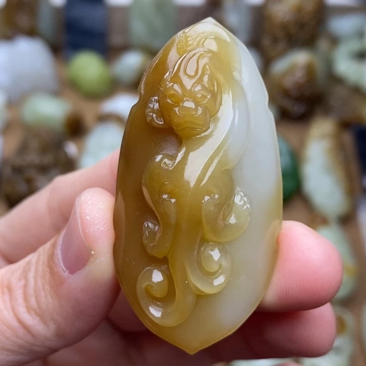 和田玉颈饰未镶嵌