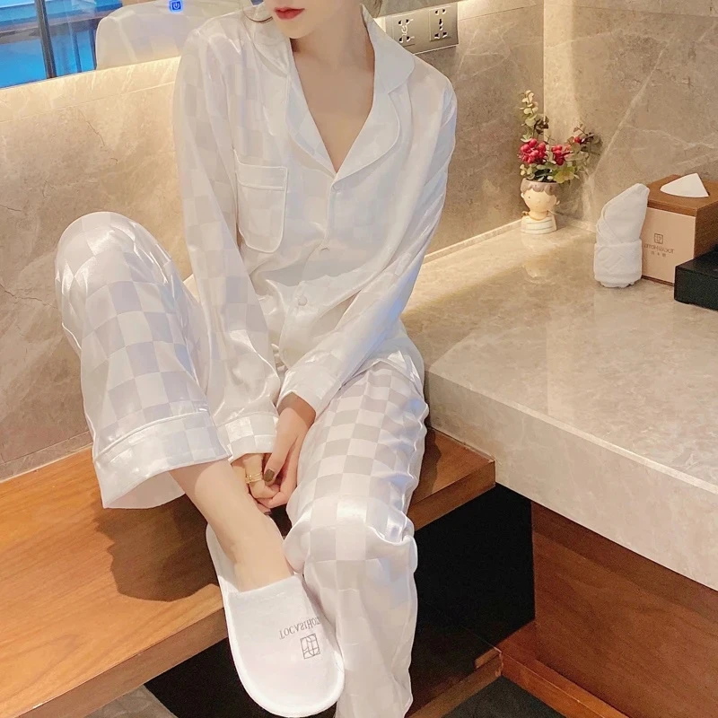 睡衣女士2025年新款春秋季高级感真丝高档长袖长裤简约家居服套装