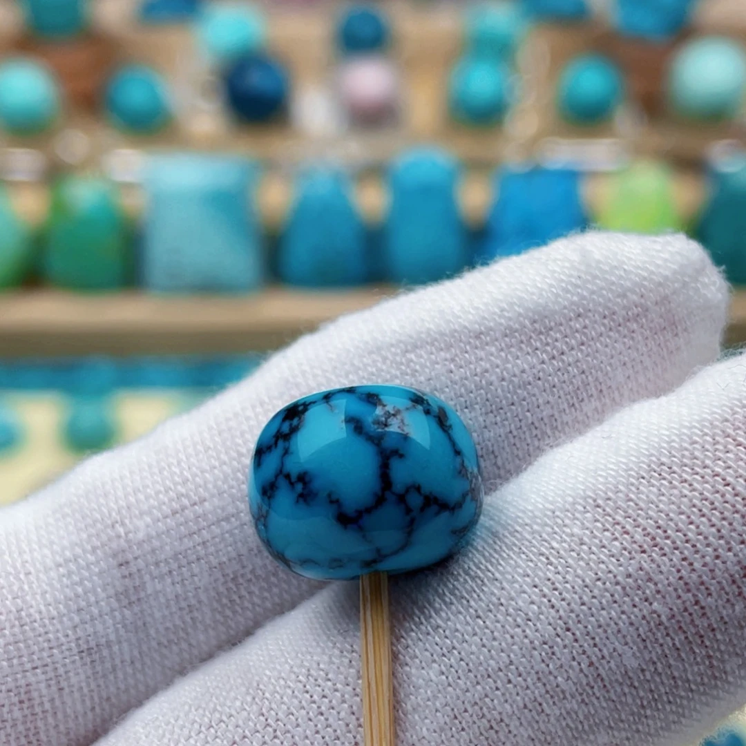 绿松石未镶嵌珠宝奇石13.9*10.7mm