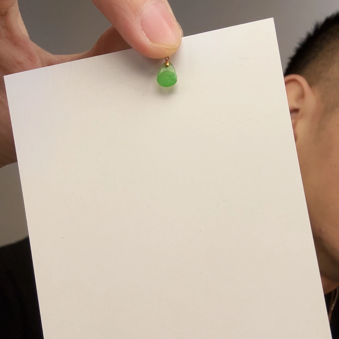 翡翠18K金镶嵌颈饰一件