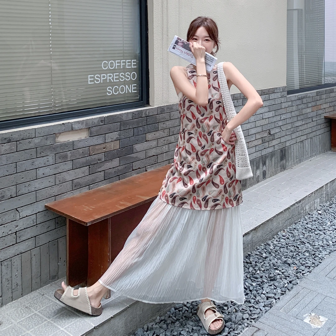 法式慵懒风拼色印花网纱拼接连衣裙女2025夏季新款V领无袖背心裙