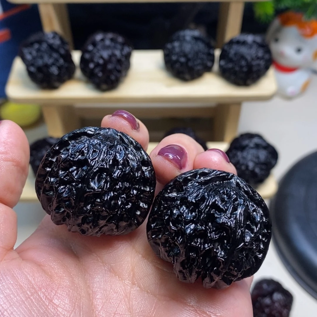 文玩核桃吊坠地闷白狮子37尺