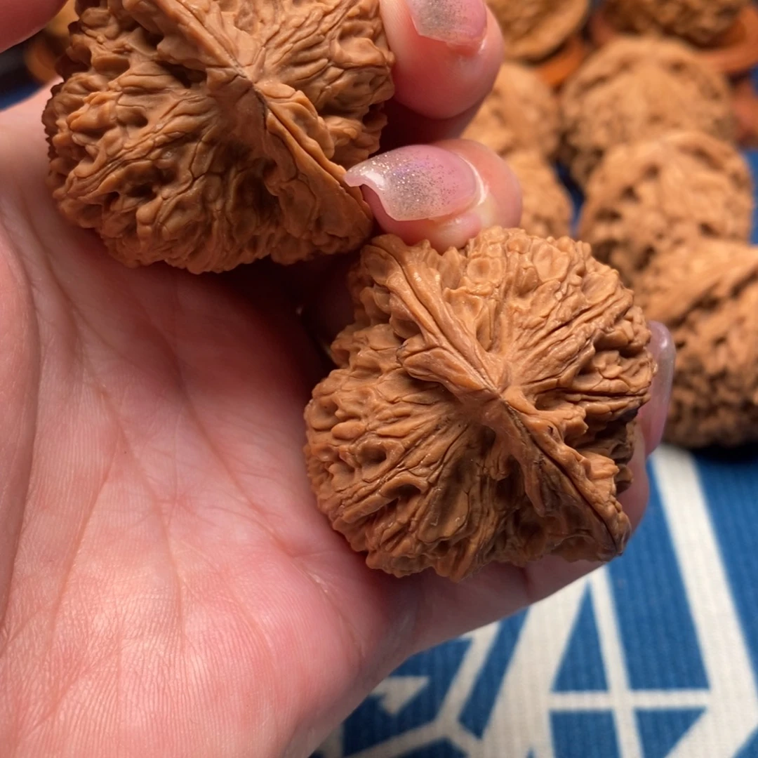 建***忠吊坠文玩核桃南疆