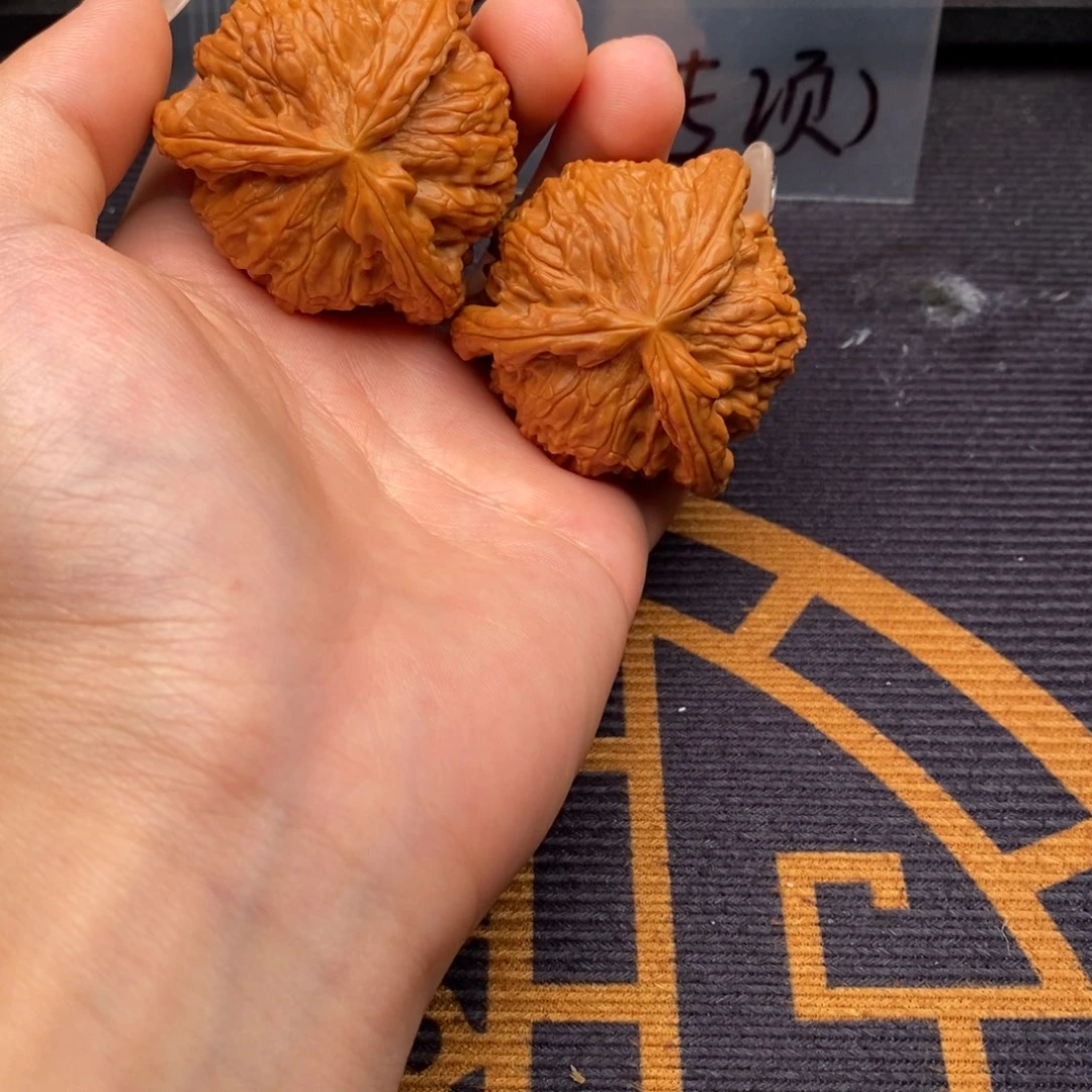 好***情吊坠文玩核桃白狮子